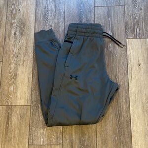 Men’s gray Under Armour pant